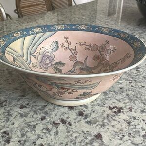 Decorative Japanese Porcelain Bowl – Hand Decorated in Macau Pink Blue plate